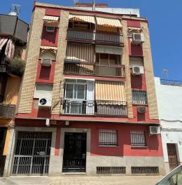 7   -  VIVIENDA EN CÓRDOBA CAPITAL. Vivienda 3, planta primera del edificio de la C/ Cartago, 27