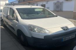 2   -  VEHICULO PEUGEOT. Matrícula 0710HKB