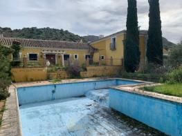  CORTIJO EN PRIEGO DE CÓRDOBA